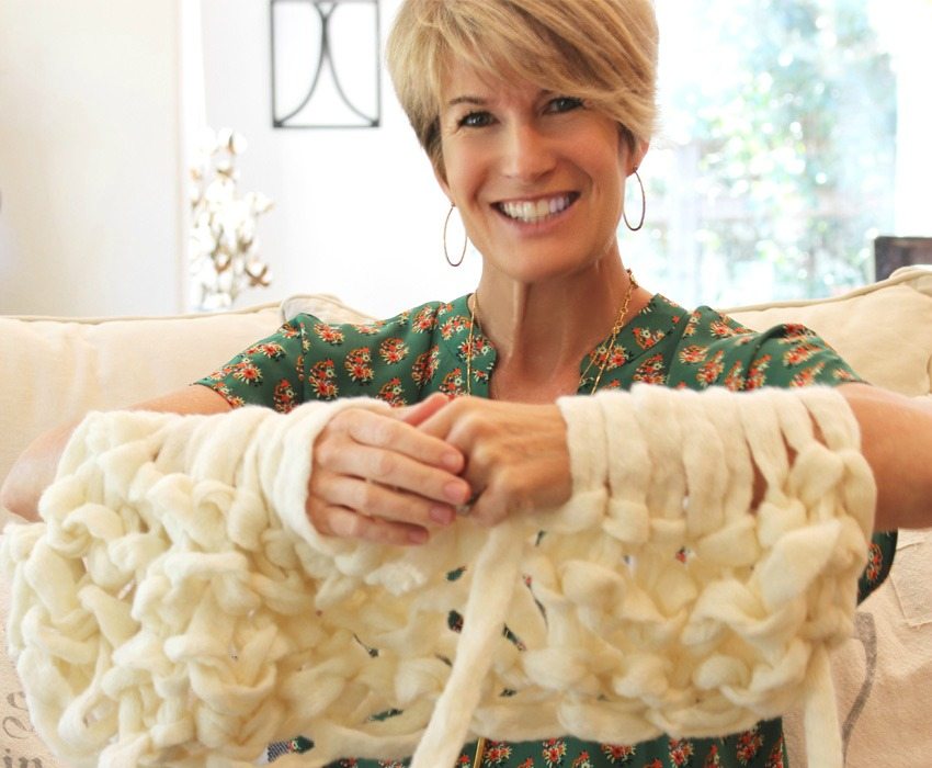 Arm knitting tutorial - it's fun and easy to learn Learn how to arm knit no knitting experience needed