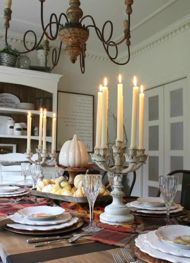 glamorous table setting for the holidays