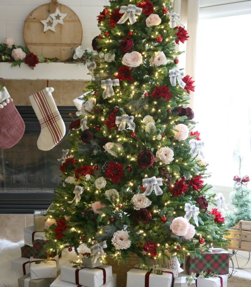 Holiday Home Tour with flowers and mantel garlands