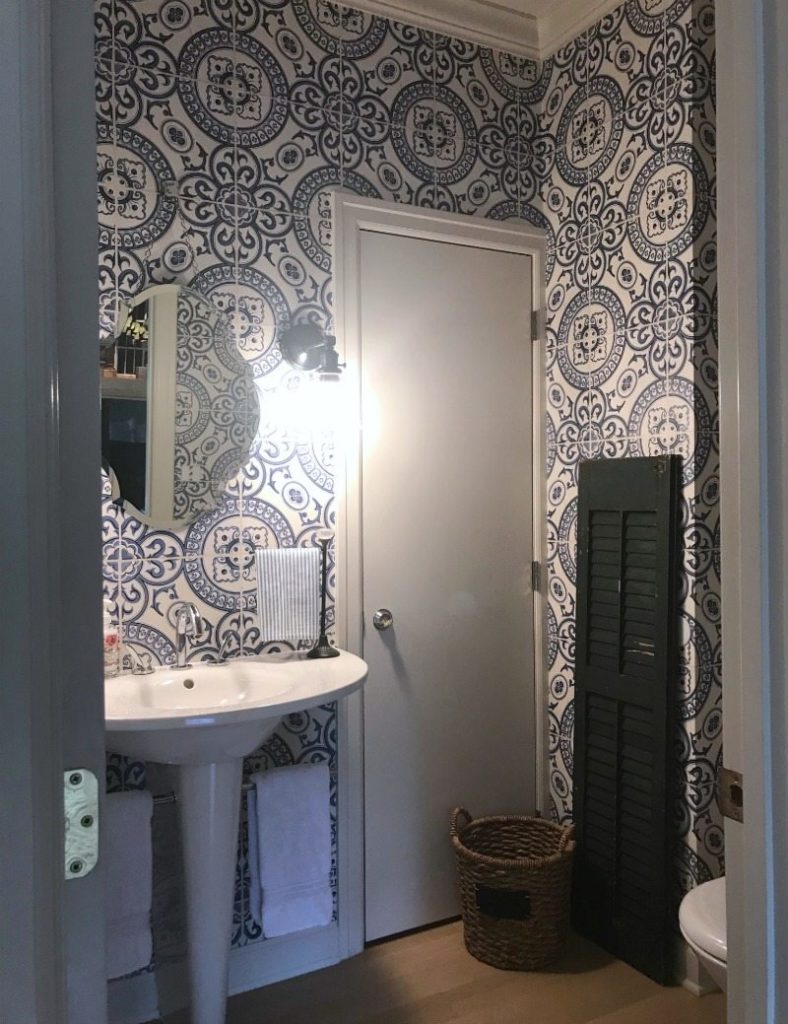 Beautiful blue tile wallpaper decor in bathroom