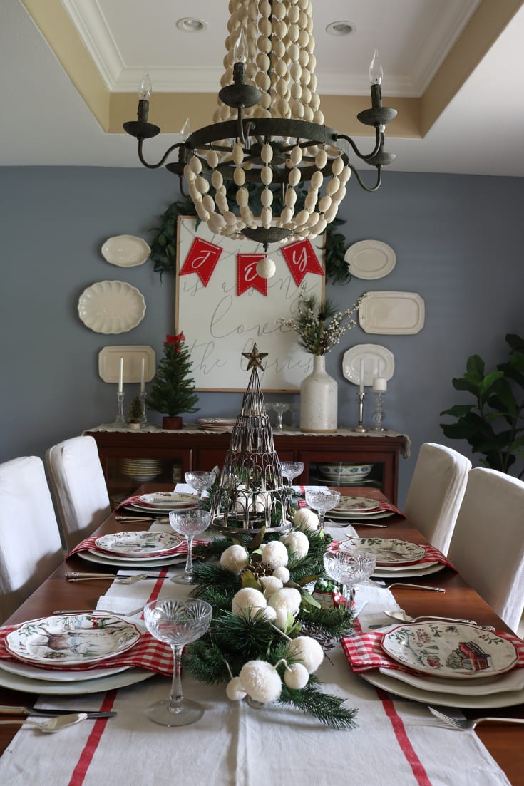 Christmas festive farmhouse-inspired dining room tablescape decor