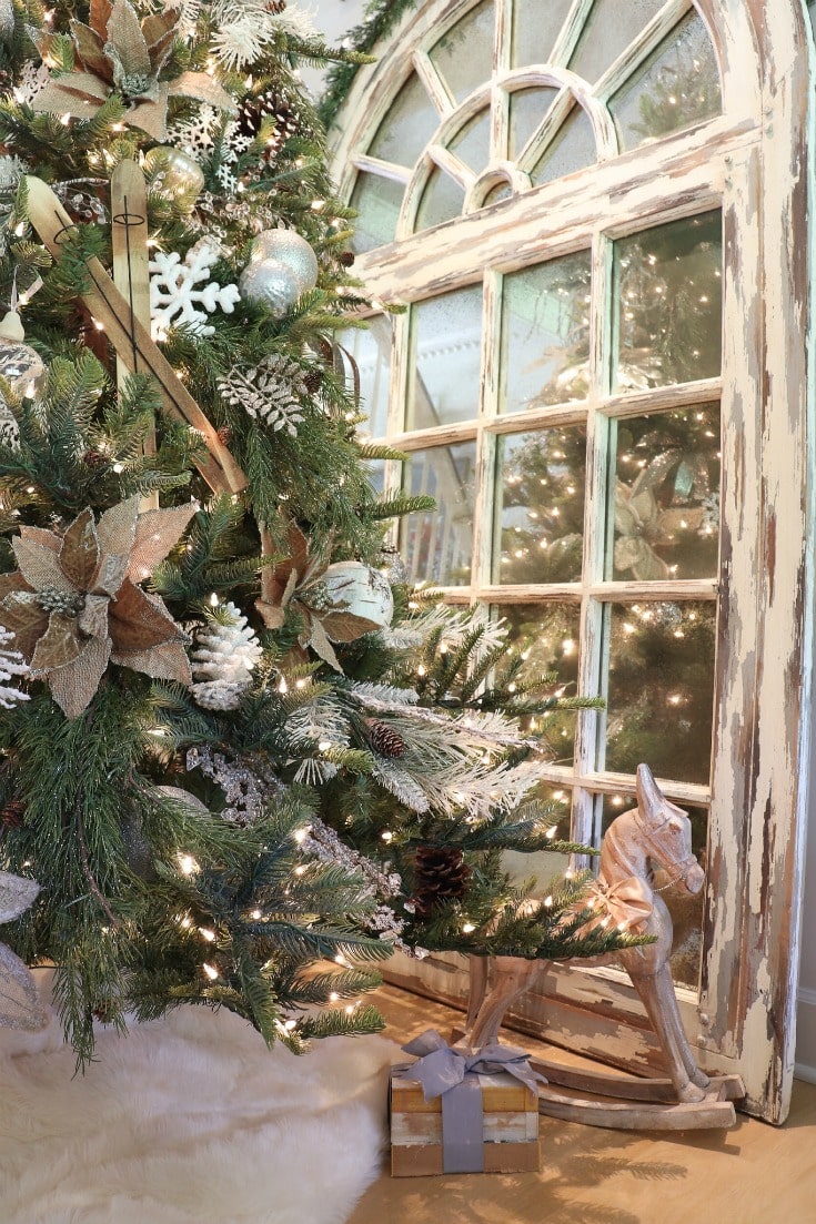 classy & sparkling Christmas tree decor