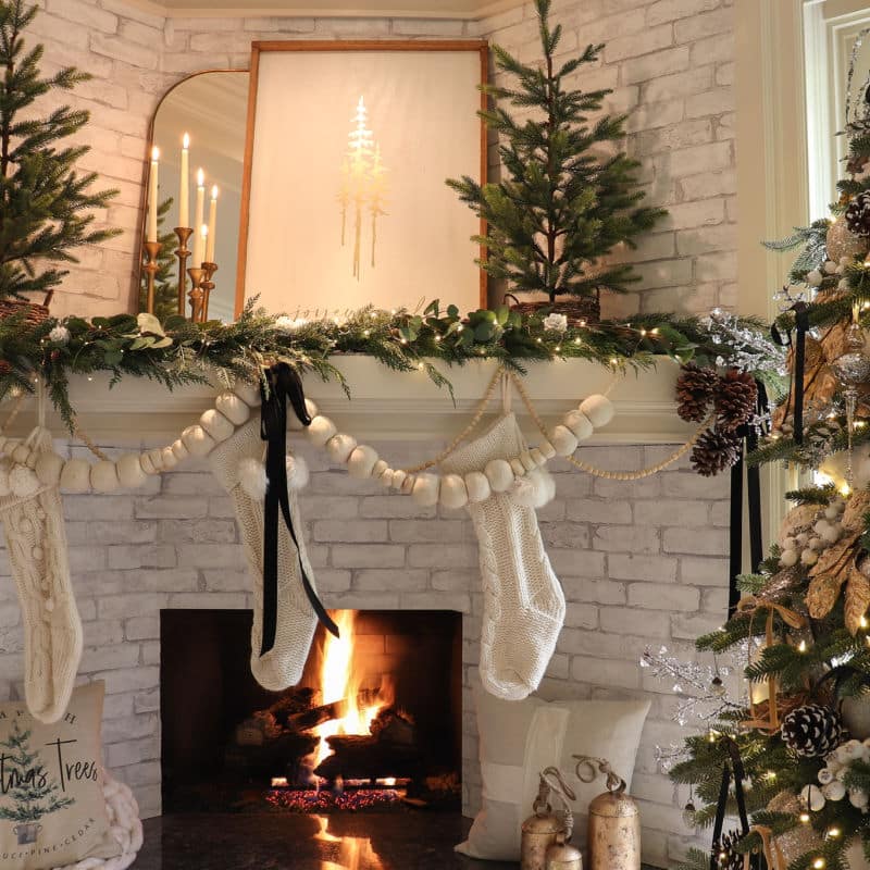 How to Easily Create the Most Gorgeous Festive Christmas Mantel Decor