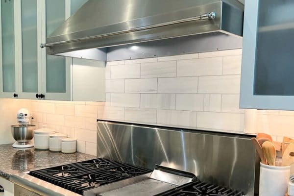 beautiful white marble backsplash transformed kitchen into modern updated space