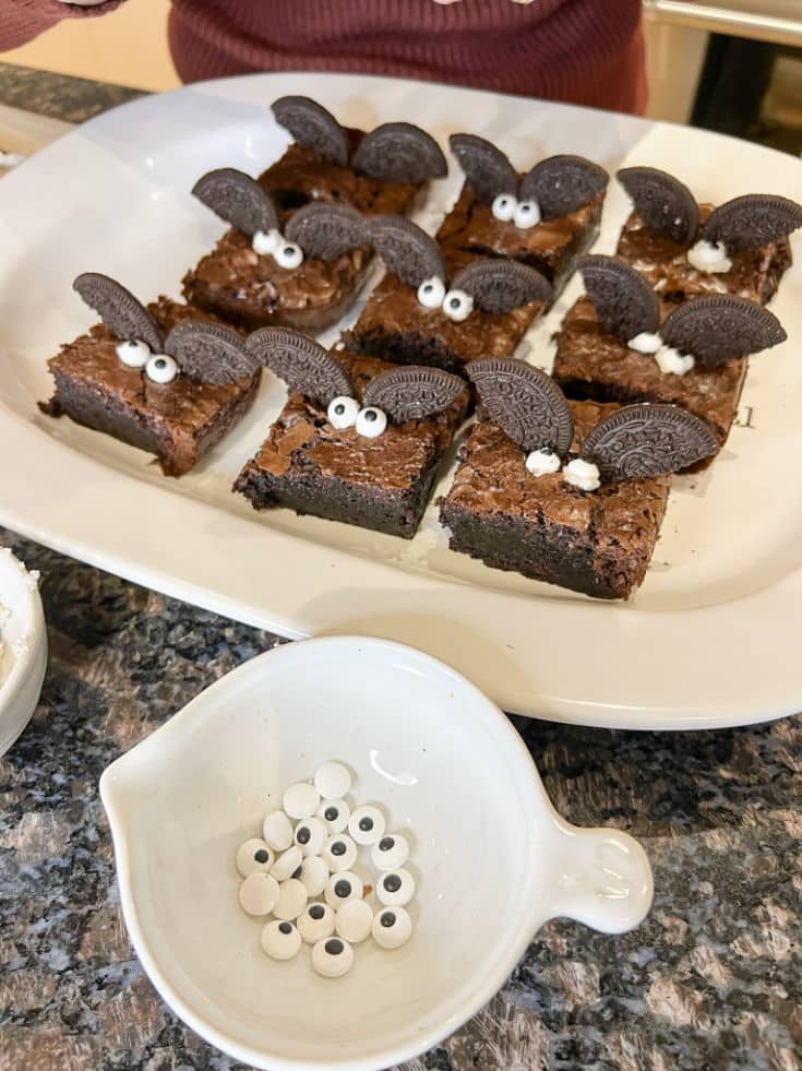 easy treats made with Halloween oreos and brownies and googlie eyes