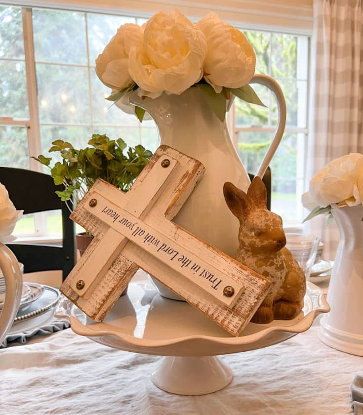 Create theme for Easter table using items like Bunnies or cross